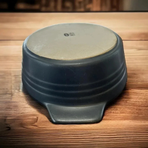 French Chasseur Large Matte Black and Ivory Ceramic Casserole Dish EUC - Picture 4 of 8